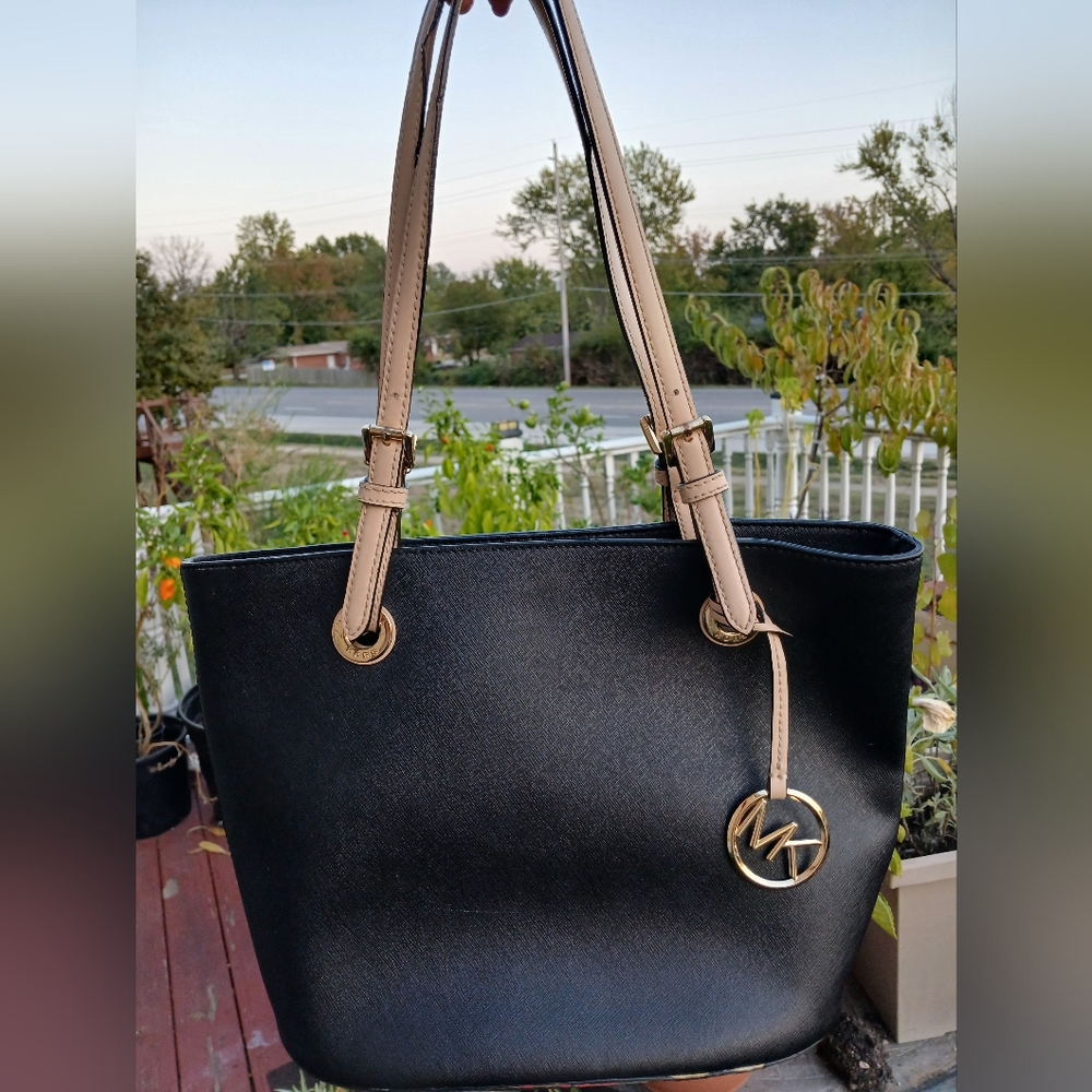 Michael Kors Black Tote Bag - Picture 14 of 16